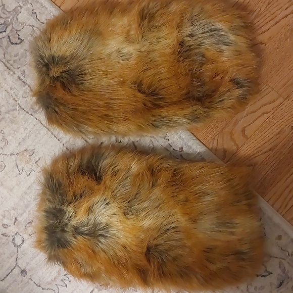 Donna Salyer's Fabulous Furs - Vest w/ matching leg warmers - Picture 6 of 6